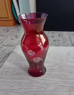 Buy Cranberry Crystal Glass Vase • 10£