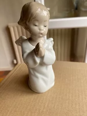 Buy Lladro Angel Praying Figurine 13 Cm High • 10£