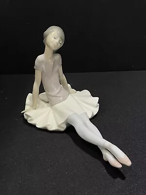 Buy Lladro 1356 Phyllis Sitting Ballerina Porcelain Figurine • 82.94£