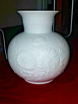 Buy Kaiser Porcelain White Vase 1980’s ~ 15.5cm Tall In V.G.C. Free UK P&P • 17.99£
