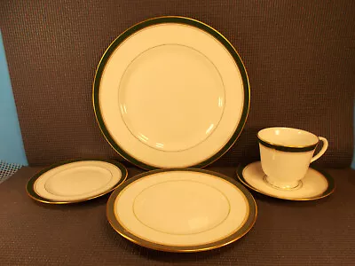 Buy Royal Worcester Dinnerware Howard Green Pattern 5 Piece Place Setting • 55.87£