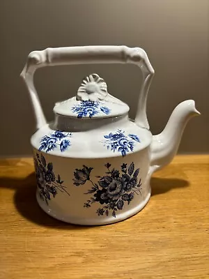 Buy Lovely Arthur Wood, England Small Blue & White Teapot • 30.50£