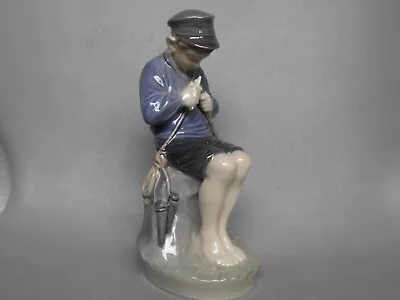 Buy Royal Copenhagen Figure Whittling Boy 905 • 39.94£