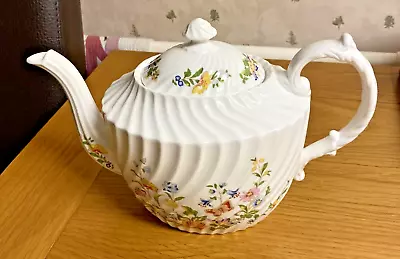 Buy *** Aynsley  Cottage Garden  Large Fluted Bone China Teapot *** • 49.99£