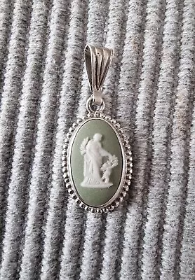 Buy Wedgewood Jasperware Green Silver Pendant • 20£