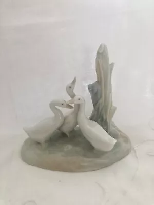 Buy Immaculate Condition LLADRO NAO Swans’ Figurine By Juan Huerta • 9.50£