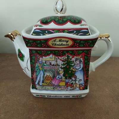Buy Vintage, Sadler Christmas 1992  Christmas Morning  Pattern Teapot  • 14.95£