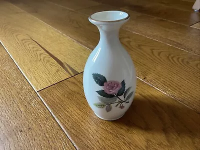 Buy Wedgewood Hathaway Rose Vase • 0.99£