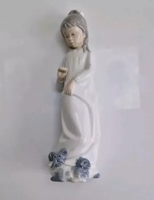 Buy Lladro Porcelain Figurine The Girl With The Dogs • 1.99£
