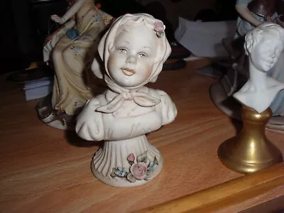 Buy 'small Pedestal Bust' - A Beautiful Female Figure - Delicate Capodimonte • 15£