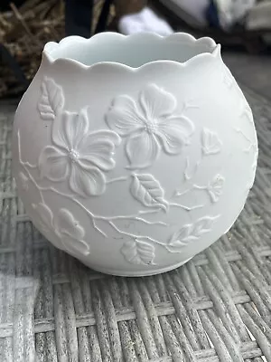 Buy AK KAISER GERMANY PARIAN PORCELAIN 12CM 3D Flowers BULBOUS VASE • 12£