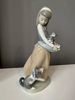 Buy Lladro Figurine No 1309  Following Her Cats  • 20£