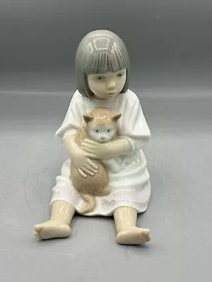 Buy Lladro Girl With Cat  Figurine . • 79.95£