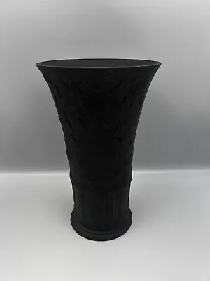 Buy A Wedgwood Jasperware Black Basalt ‘Doric Ivy Vine Leaf ‘ Vase. • 45£