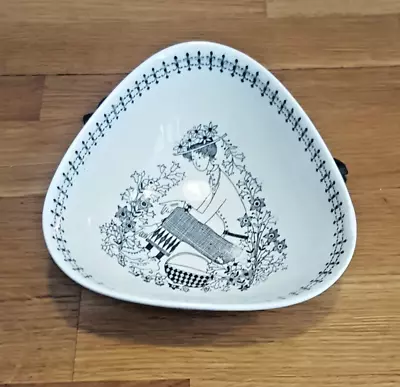 Buy Arabia Finland Emilia, Small Triangular Dish With Small Repair, Raija Uosikkinen • 27.48£