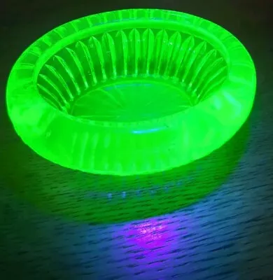 Buy 🧂Vintage Vaseline Uranium Glass Open Salt Cellar  Oval 3.5  X 2.5  Glows In UV • 25£