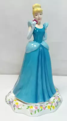 Buy ROYAL DOULTON Walt Disney Showcase Collection Cinderella 17cm Tall Figurine • 6.99£