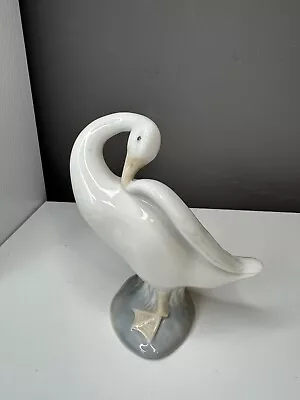 Buy Lladro Little Duck Figurine Preening Goose 4553 Designed By Fulgencio Garcia • 5£