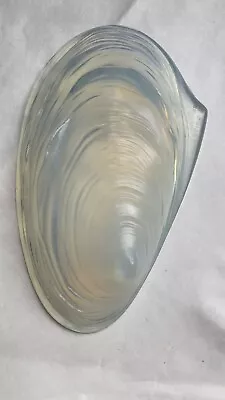 Buy Sabino Opalescent Glass Clam Shell 6  Long • 41.94£