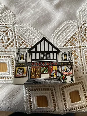 Buy Wade Miniature Houses - The Picture Palace • 5£