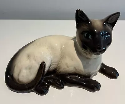 Buy SIAMESE CAT Lying Down Position Beswick Model 1559 Figurine Very Good Condition • 6£