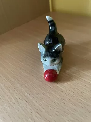 Buy Vintage Goebel Kitten With Ball Figurine. • 7.99£