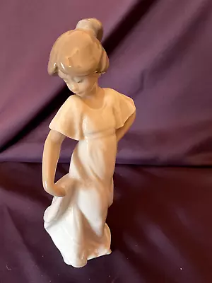 Buy LLADRO NAO Figurine,  Girl With White Gown  Retired  1110 • 14.99£
