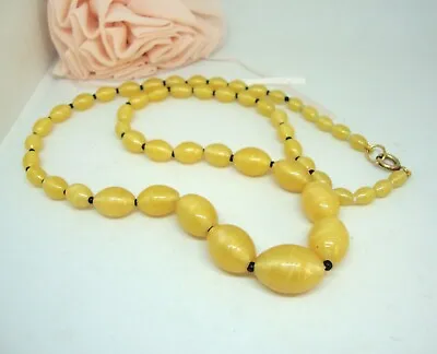 Buy Art-Deco / Antique Florescent Vaseline Swirl Satin Glass Bead Necklace - Long • 26.50£