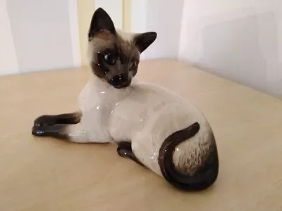 Buy Beswick Laying Down Siamese Cat Cream/Brown – Model No. 1558 • 20£