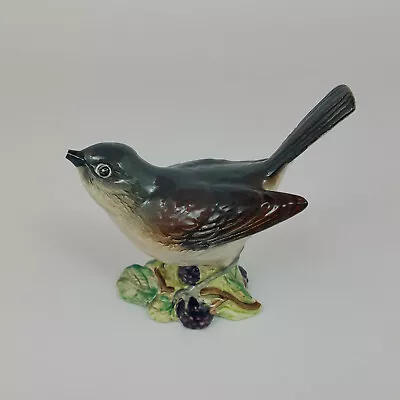 Buy Beswick Bird - Whitethroat Model Number 2106 (chipped Beak) • 15£