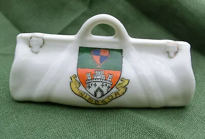 Buy VINTAGE CRESTED CHINA CRICKET BAG - WINDSOR COAT Of ARMS – GRIFFIN CHINA   • 22£