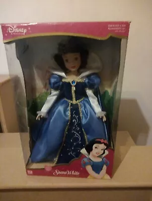 Buy Snow White Porcelain Keepsake Doll - Holiday Jewels Edition - Disney Princess UK • 35£