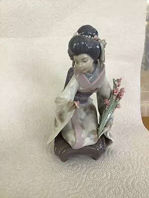 Buy Lladro Figurine Oriental Geisha • 125£