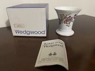 Buy Boxed Small Vintage Wedgwood Bone China Swallow Vase 6016 9cm • 4.99£