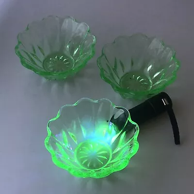 Buy Vintage Uranium Art Deco Fluted Glass Fruit Bowls  X3 Excellent Condition Bin 8 • 15.99£