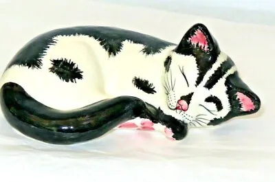 Buy Babbacombe Pottery Small  Sleeping Kitten - White + Black • 29.50£