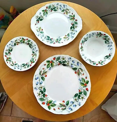 Buy Duchess China Strawberry Fields Set 5 Dinner Plates, 5 Side Plates, 1 Dessert... • 80£