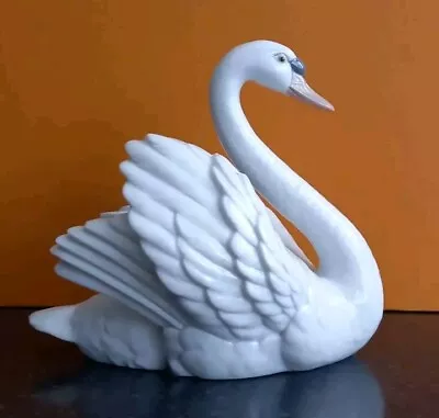 Buy Lladro White Swan With Wings Spread Figurine • 45£