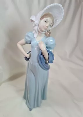 Buy Lladro Nao Dama Airosa Lady In Bonnet • 14.99£