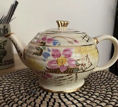 Buy Vintage | Early Sadler Hand Painted Teapot | Gold Trim Detail & Floral Pattern • 53.50£