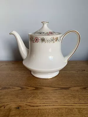 Buy Paragon / Royal Albert Belinda Teapot 2 Pints • 42£