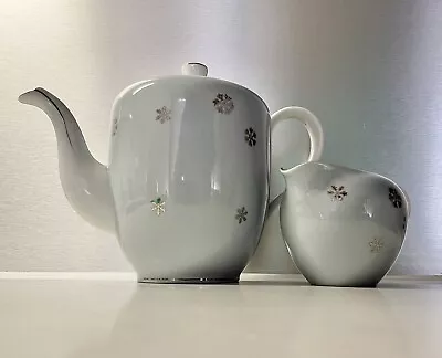 Buy Seyei Fine China Nagoya Japan Snowy Snowflakes 3514 Teapot & Creamer. • 34.99£