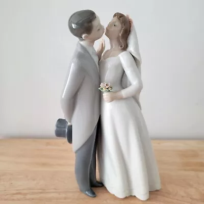 Buy Lladro Porcelain Wedding Cake Topper  A Kiss To Remember  #6620 • 172.41£