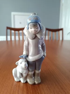 Buy Lladro Eskimo With Polar Bear Cub No. 5238 RETIRED • 16.95£