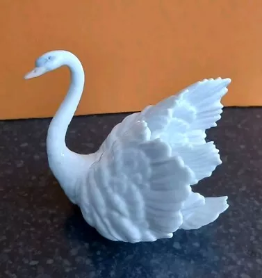 Buy Lladro White Swan Figurine  • 29.95£