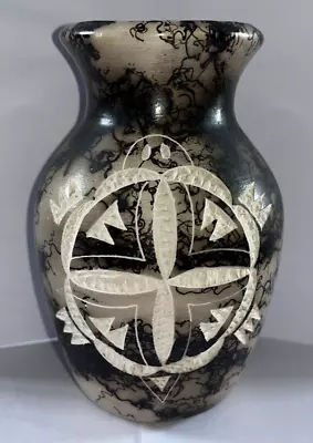 Buy Horse Hair Pottery ~ Artist Signed Vase ~ T Vail Of Navajo Nation • 15£