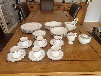 Buy Wedgwood Amherst Bone China Dinner Service • 500£