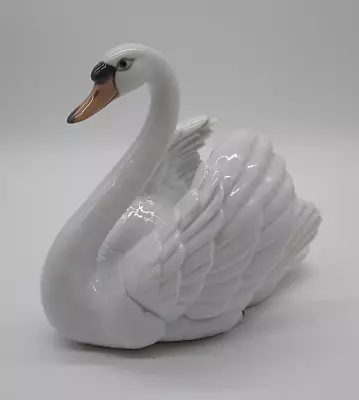 Buy Lladro Swan 5231 With Riased Wings - 7.5  X 7.5  - No Box • 30£