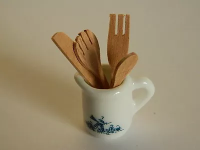 Buy (KP3.18)  1/12th Scale DOLLS HOUSE DECORATIVE CHINA JUG WITH WOODEN UTENSILS • 2.99£