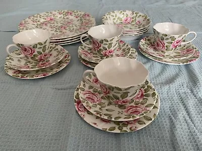 Buy Elizabethan Staffordshire Dainty Scalloped Cups & Dinner Service X 4 Pink Roses • 36.99£